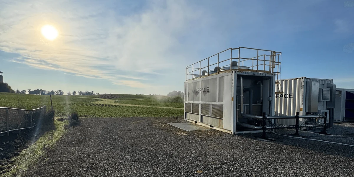 Hydro mining container